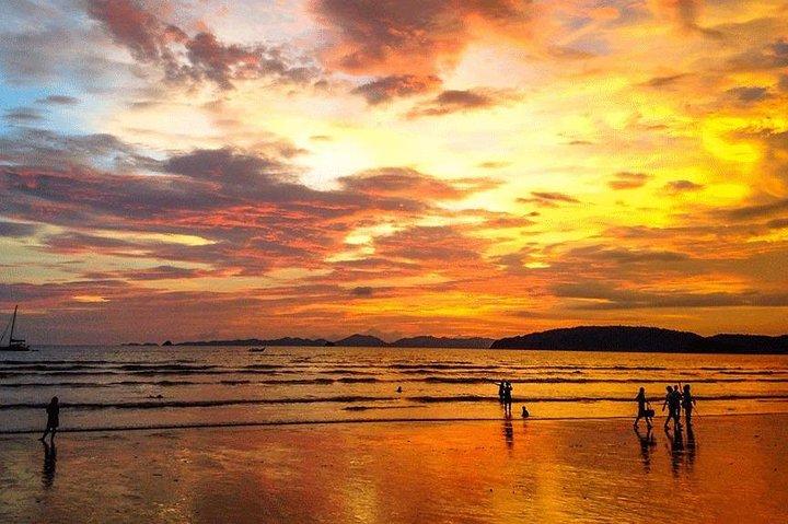 Tour al tramonto delle isole di Hong Kong da Krabi + cena barbecue