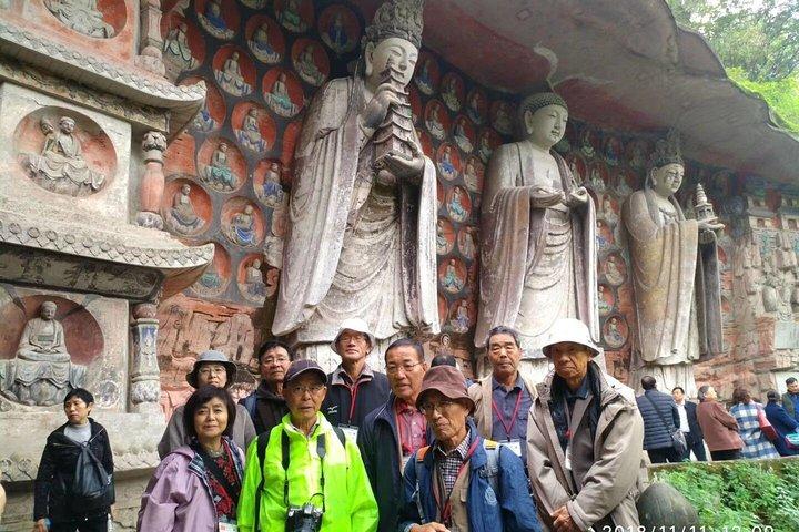 Excursión privada de 3 días a lo más destacado de la ciudad de Chongqing, esculturas de Dazu y karst de Wulong