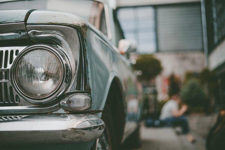 Tbilisi stadstur i en retro bil, bästa tur i Georgien