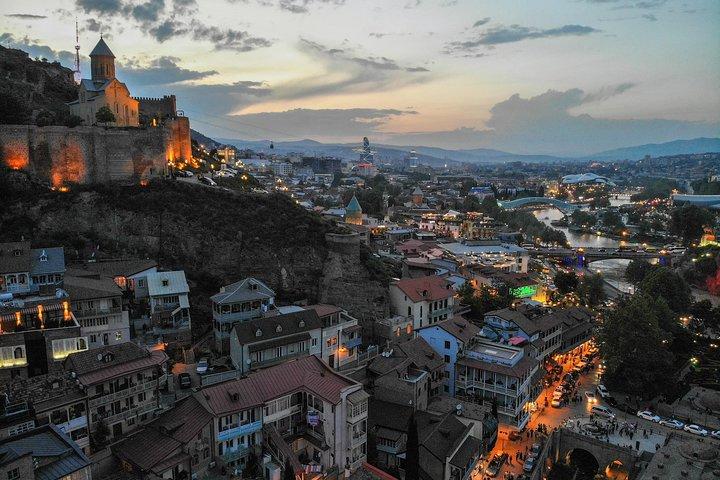 Tbilisi stadstur i en retro bil, bästa tur i Georgien