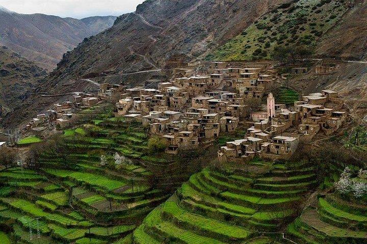 3つの谷と滝とアトラス山脈-ラクダに乗る日帰り旅行マラケシュ