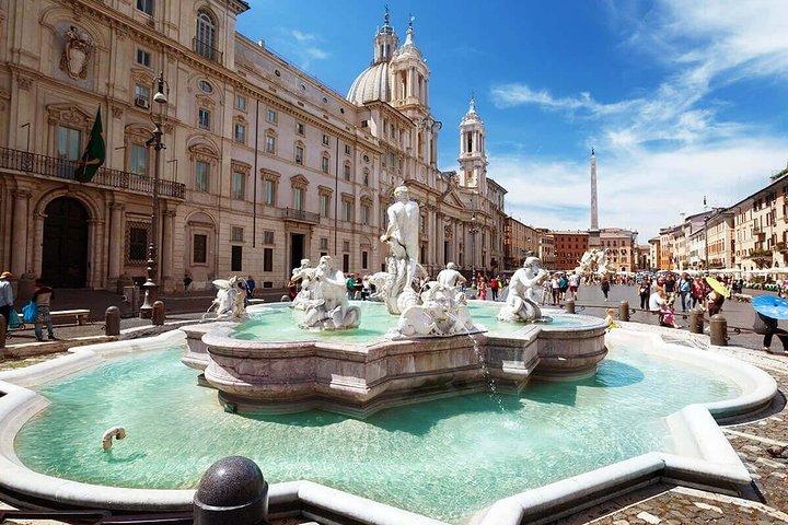 Aeropuerto FCO de Roma al puerto de Civitavecchia con recorrido privado por la ciudad