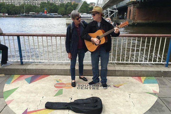 ロックン・ロールの歴史を辿るロンドン・プライベート・ツアー、アイコニックなブラック・キャブで