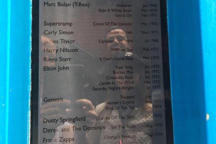 ロックン・ロールの歴史を辿るロンドン・プライベート・ツアー、アイコニックなブラック・キャブで
