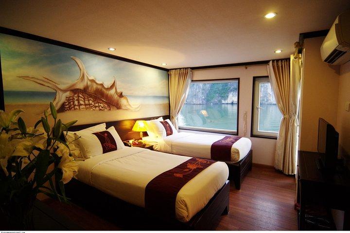 Bai Tu Long Luxury Cruise 2D / 1N：手付かずの場所でのカヤックと水泳