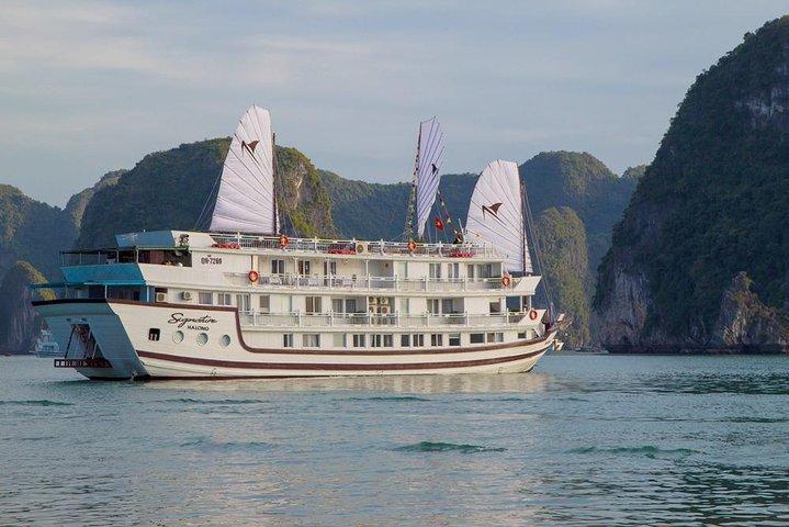 Bai Tu Long Luxury Cruise 2D / 1N：カヤック、水泳、自然のままの場所での食事
