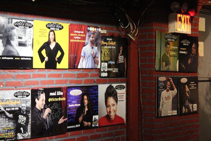 NYC Comedy Walking Tour + Live Stand-Up Show (drycker ingår)