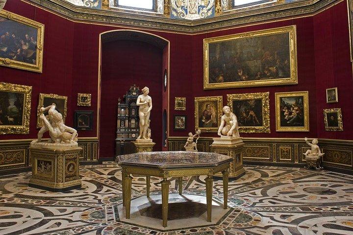 フィレンツェの至宝：ウフィツィ美術館のアートエキスパートによるガイドツアー