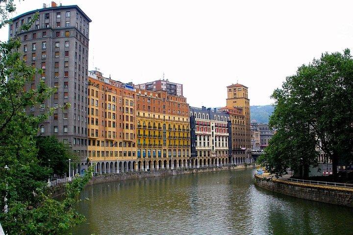 Bilbao Arquitectura & Cultura : Guggenheim, Old Town & Market