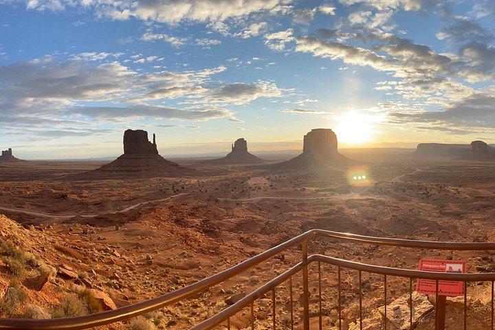 Monument Valley Backcountry Tour
