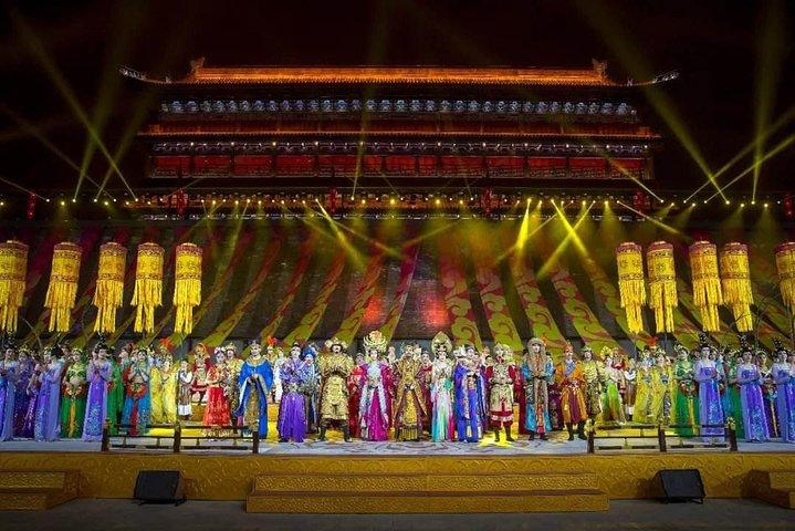 Private Xi'an Night Tour Including Tang Dynasty Dance Show & Dumpling Banquet