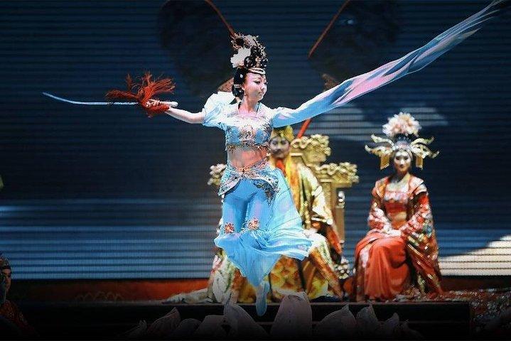 Private Xi'an Night Tour Including Tang Dynasty Dance Show & Dumpling Banquet