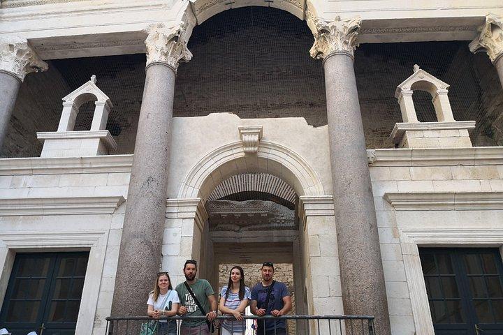 2 Hours Split Walking tour with free food tasting