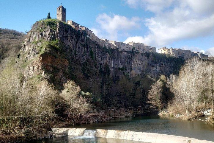 Medieval Villages & La Garrotxa Volcanic Zone Hiking. Small Group Tour