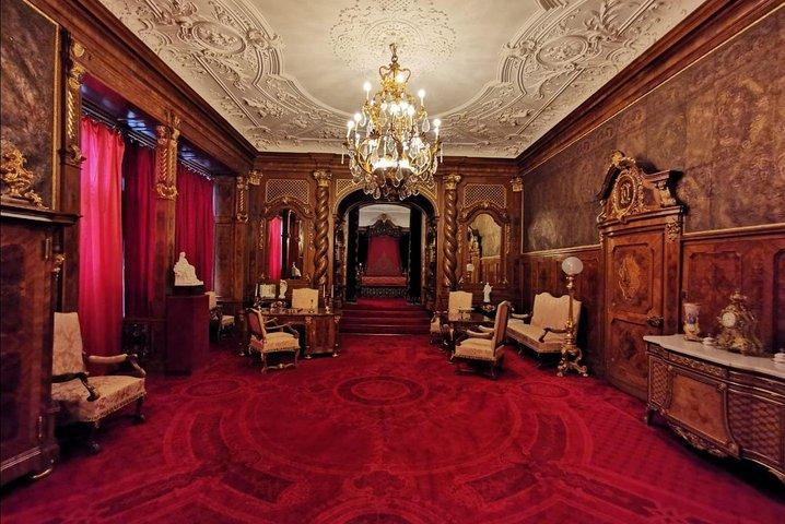Dracula's Castle, Follow the legend in Transylvania, private tour from Bucharest