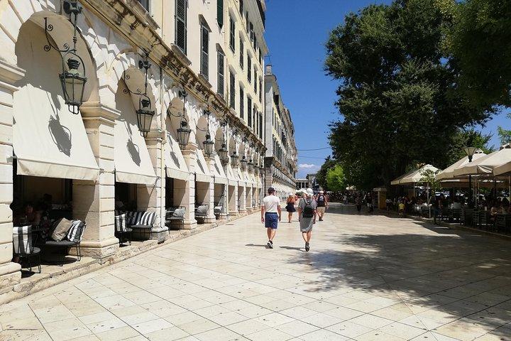 Tour na cidade de Corfu: edifícios históricos e grandes personalidades