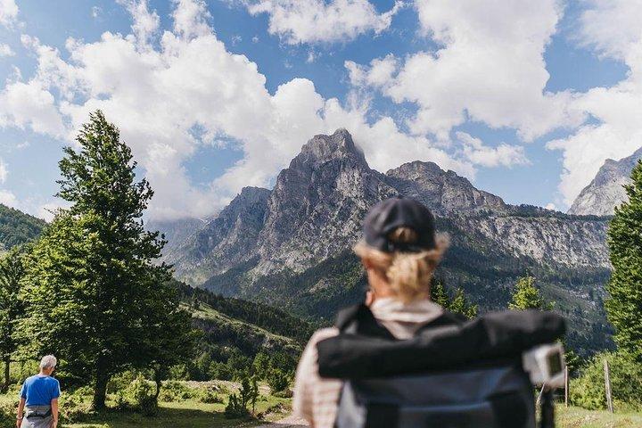 Halvprivate vandreture; Theth, Valbona og Koman Lake på 3 dage