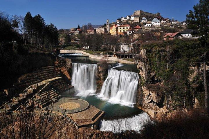 Sarajevo nach Zagreb: einfache Fahrt über Jajce, Travnik, Pliva See und Wassermühlen