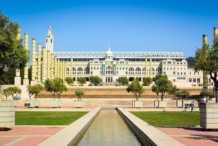 Contrasts Barcelona Tour in a Small Group with Hotel Pickup