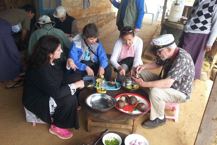 Matlagning Myanmar mat och utforska Dala
