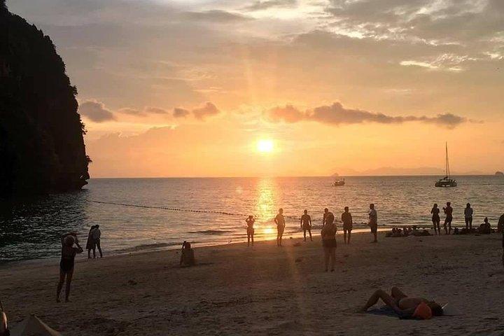 Excursión nocturna al atardecer y al resplandor de Hong Kong desde Krabi