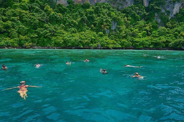 Private Fully Customized Tours to Phi Phi Island