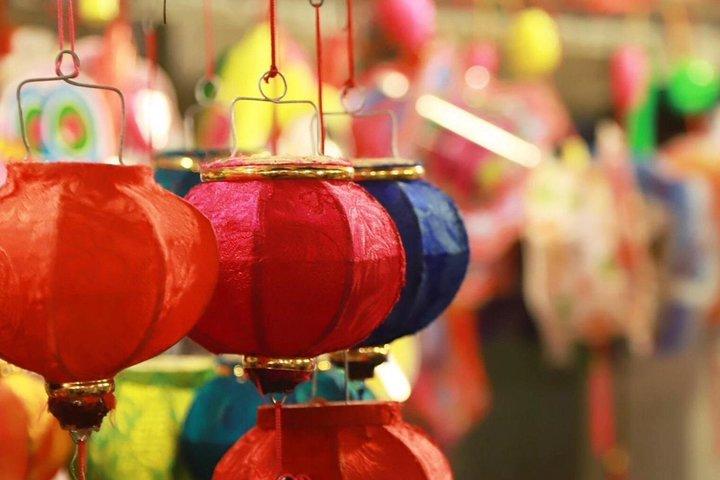 Clase de fabricación de linternas en el casco antiguo de Hoi An