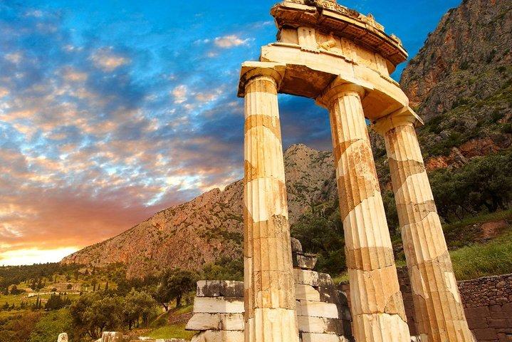 Mercedes Private Tour til Delphi og Arachova
