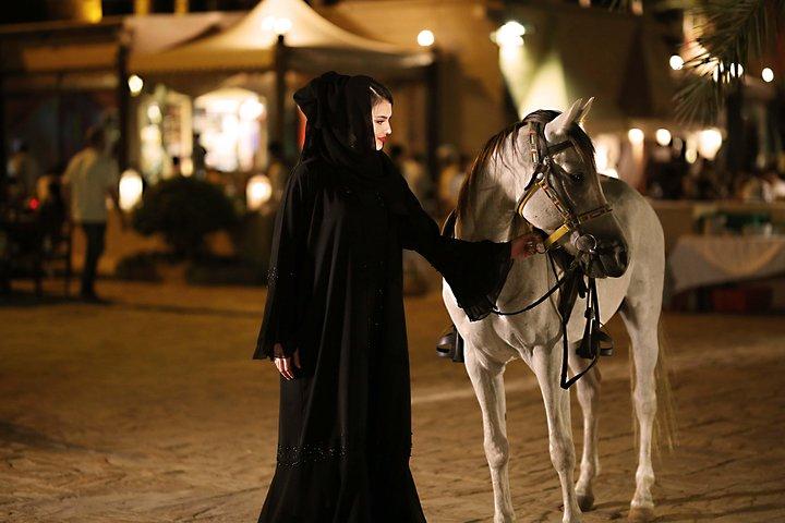 Dubai: Luksus ørken fæstning middag, kamel ridning og live shows