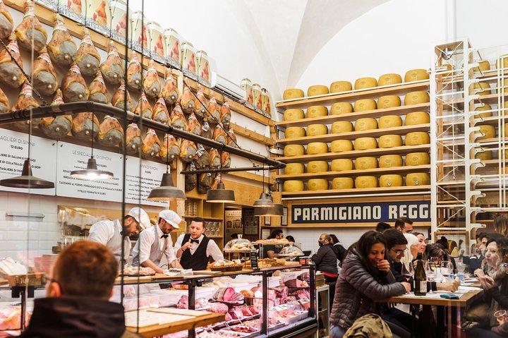 Bologna Private Highlights & Hidden Gems Tour mit einem Einheimischen