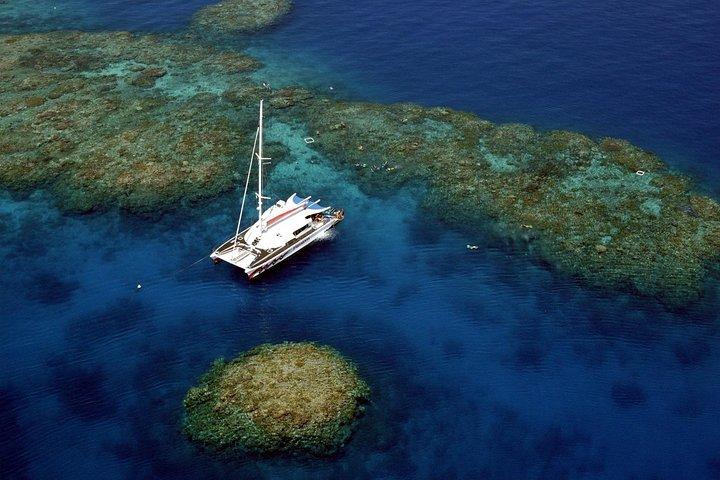 2-daagse Fly & Sail Outer Reef Experience Combo vanuit Cairns