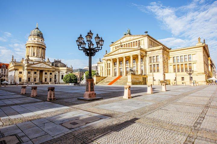 Highlights of Berlin Walking Tour incl. Brandeburg Gate