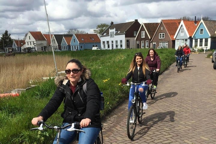 Amsterdam's Countryside Half-Day Bike Tour in Small Group