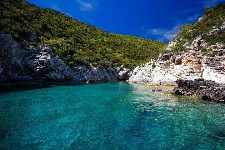 Rent a Speed Boat from Split – Discover Hidden Beaches & Islands