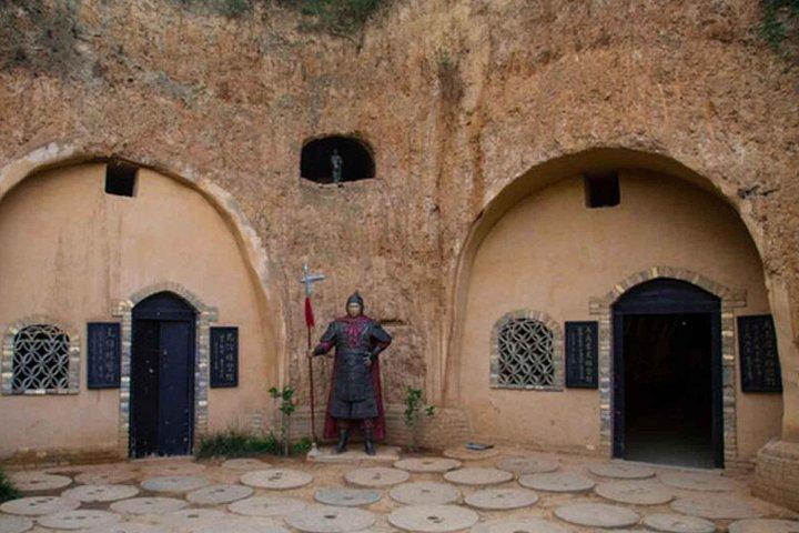 Visit Terracotta Warriors, Cave Dwellings, Muslim Quarter in Xian