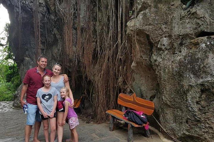 Gita in battello per piccoli gruppi per visitare il Golden Bridge e la città di Da Nang da The Ports