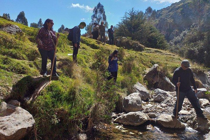 Lares Trek to Machu Picchu, com acesso exclusivo à piscina e sauna