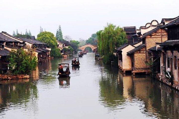 Trasferimento privato di Hangzhou da Suzhou con scalo alla città acquatica di Wuzhen