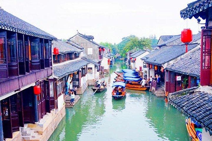 Transferência privada de Xangai de Suzhou com escala na cidade de água de Zhouzhuang