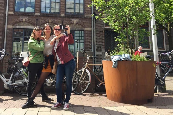 Exciting Murder Mystery - Interactive city walk in Hamburg