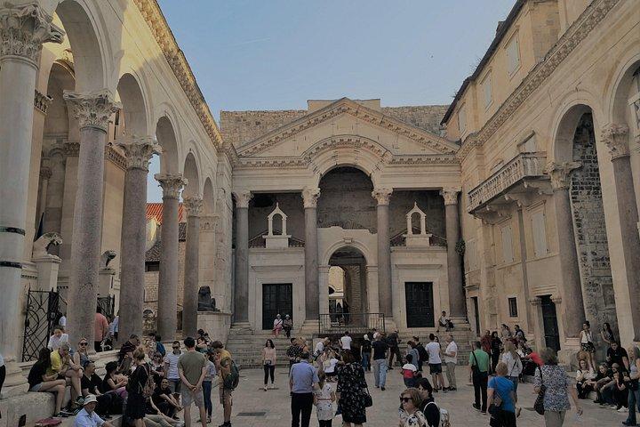 2 Hours Split Walking tour with free food tasting