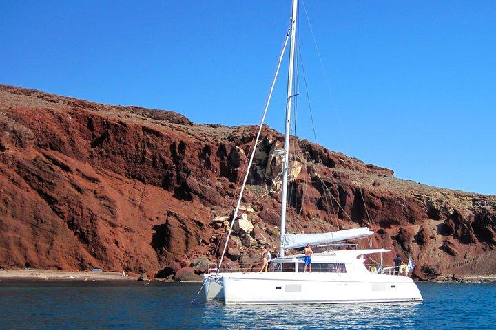 Santorini Catamaran Cruise med frisk måltid og åben bar