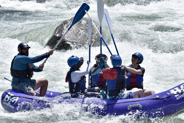 Viaje de rafting en aguas bravas de South Fork de medio día desde Lotus (clase 2-3 +)