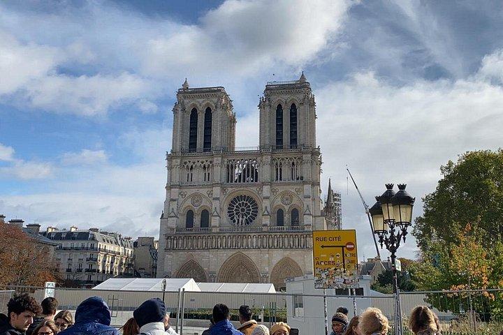 VIPパリ1日：モンマルトル、ルーブル、シテ島、クルーズ