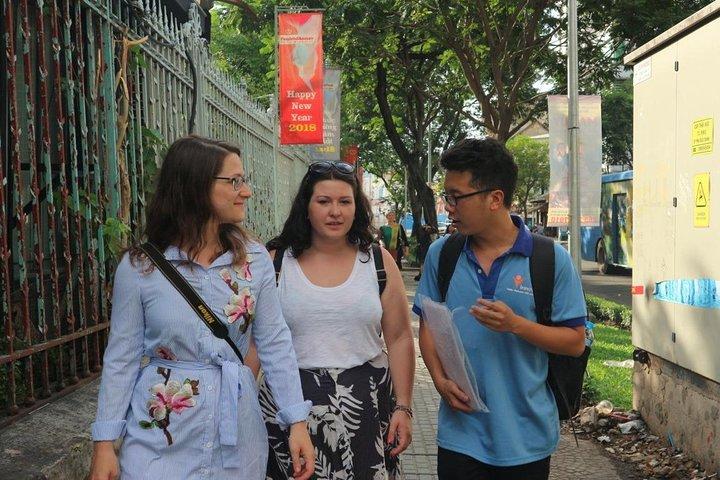 Tour privato a piedi di Saigon con degustazione di cibo