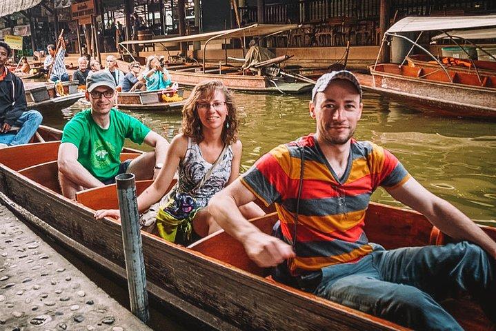 Grand Palace, Damnoen Floating Market och Maeklong Railway Market Tour - hel dag
