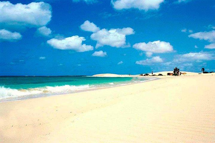 Insel Boa Vista: 4-stündige Rabil-, Viana-Wüsten- und Schiffswrack-Tour