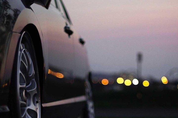ベイルートで自由に使えるドライバー付きの終日専用車