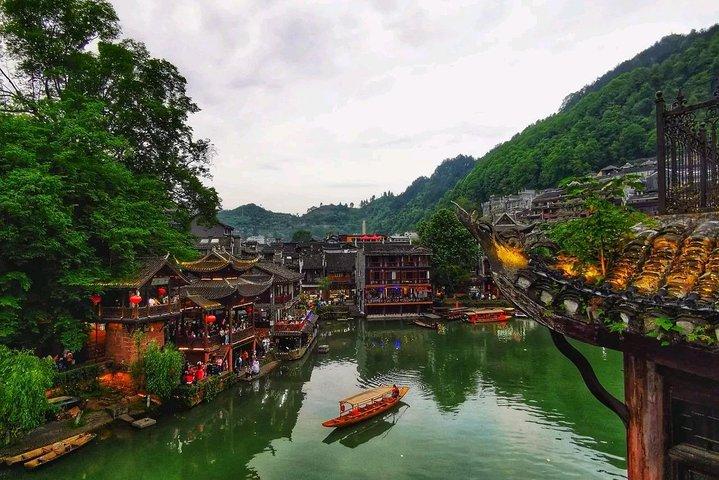 Zhangjiajie Furong e Fenghuang 5N6D Tour Privado de Panda