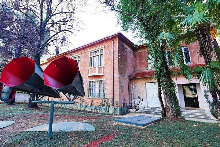 Locais de comida e comunismo em Tirana - 1 dia